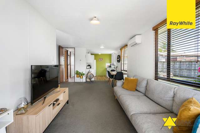 1/8 Cameron Place Ranui_3