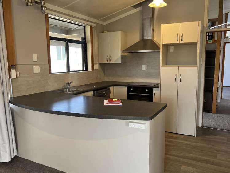 305 Layard Street 10549_2