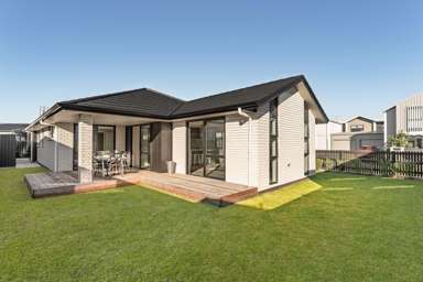 22 Rehua Way_4