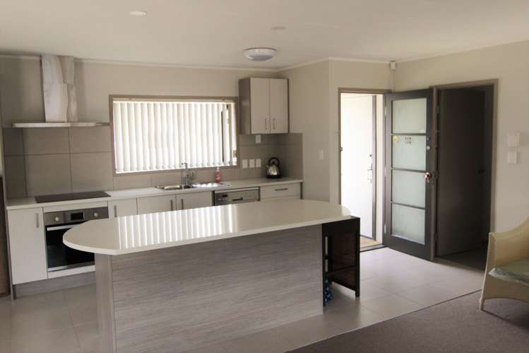 98 Burundi Avenue Clendon Park_6