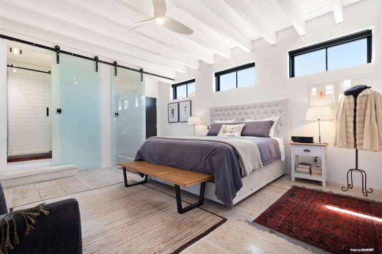 2/25a Lake Road Devonport_44