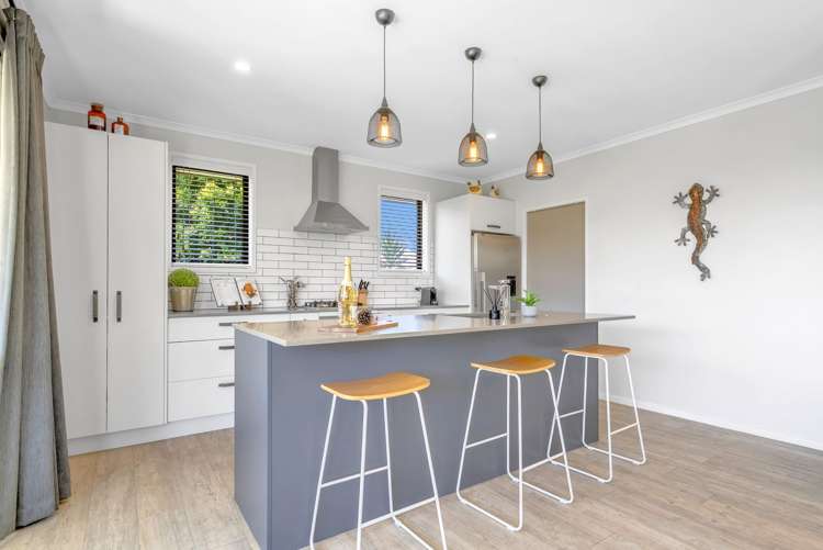 6 Tavarnya Way Patumahoe_24