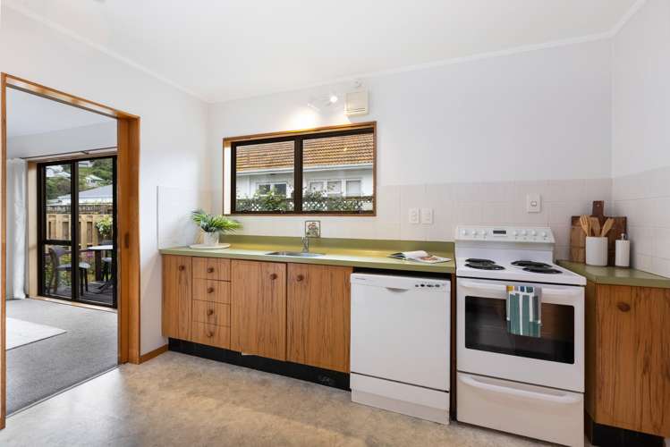 2/184 The Parade Island Bay_6