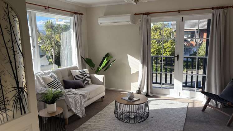12 Newnham Court Tawa_8