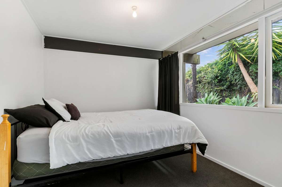 21 Lawrence Cresent_3