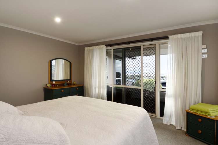 6 Berkshire Place Stoke_10