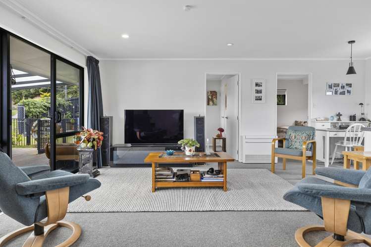 6 Turangitukua Terrace Whareroa_3