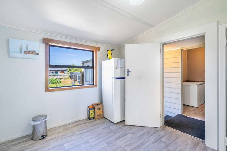 83 Lowe Street Avenal_10