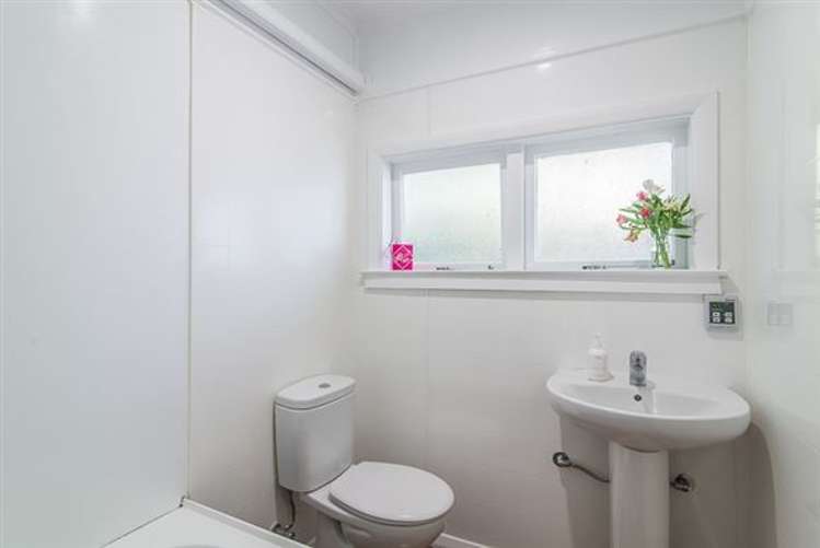 1 Karamu Street Eastbourne_7