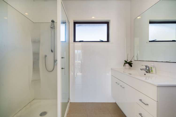 2/7 Eversleigh Road Belmont_6