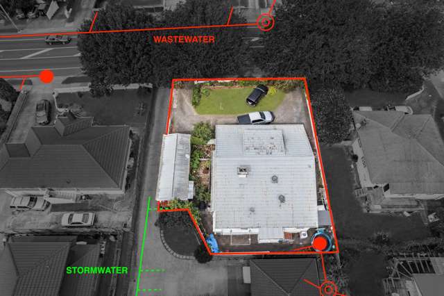 Prime Road Frontage – Freehold, Standalone !