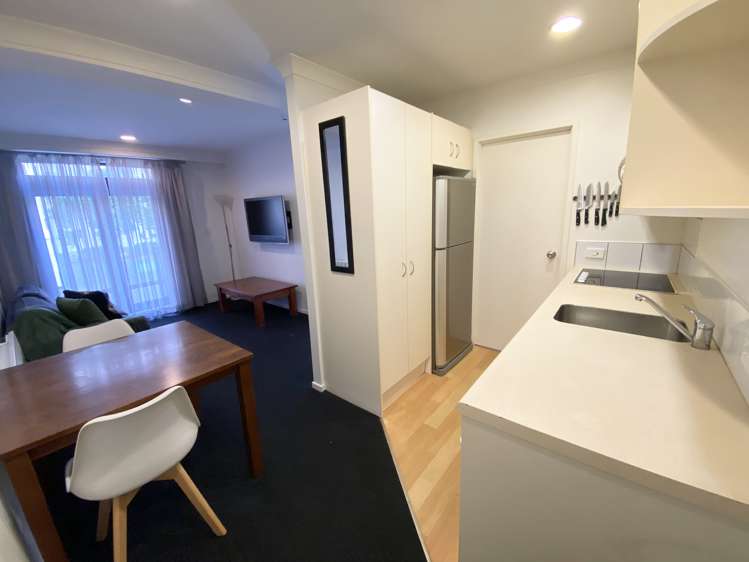 1C/-27 FALCON Parnell_3