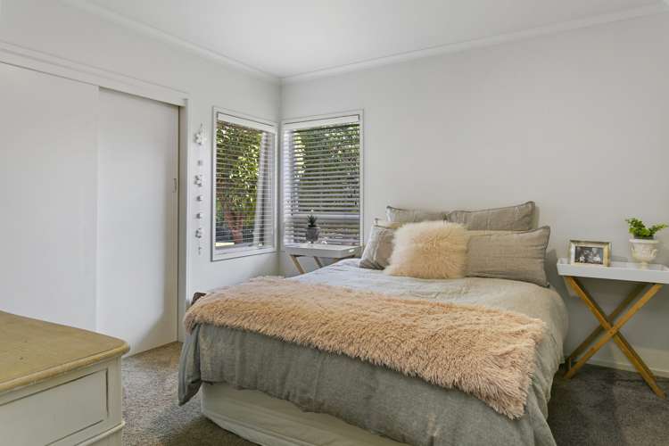 1 Besley Place Acacia Bay_20