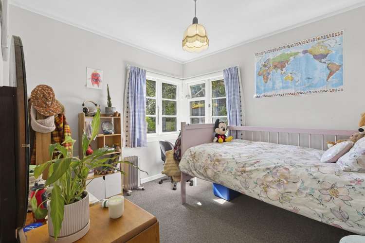 90 Murphy Street Toi Toi_6