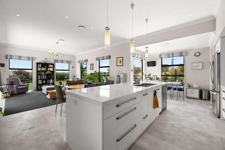 42 Mccandlish Road Ngahinapouri_4