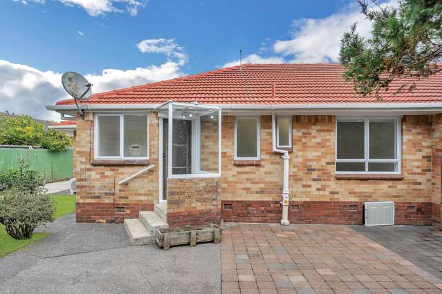 Golden Circle Opportunity–Renovated & Ready