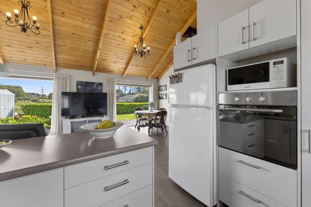 4 Montague Grove Stratford_4