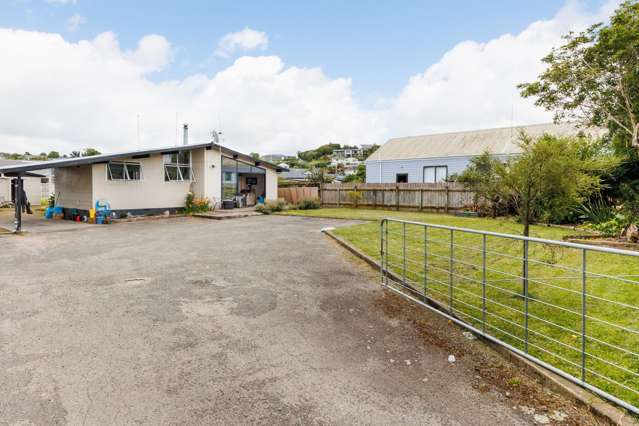 Huge potential on 1,276 sqm