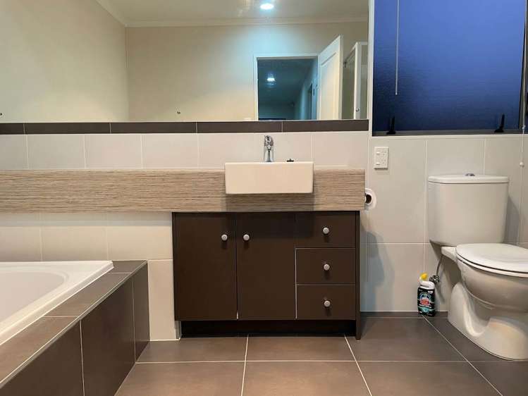 11 Bendemeer Place Flat Bush_4