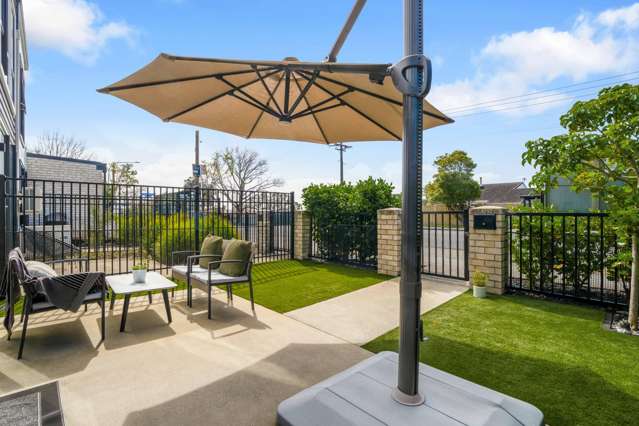 8 Patariki Way Beach Haven_2