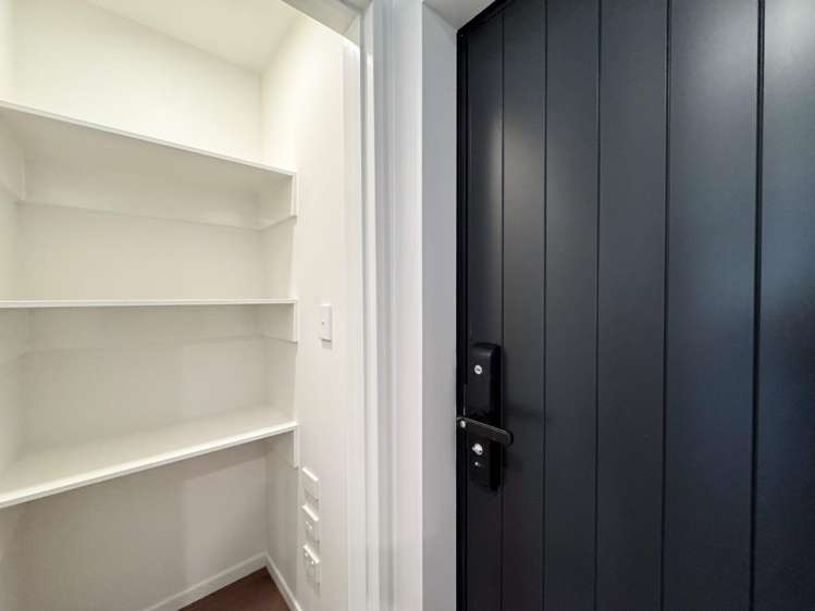 2/12 Molley Green Place 10044_5