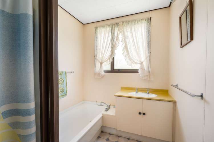 8 Morepork Lane Waipori Falls_12