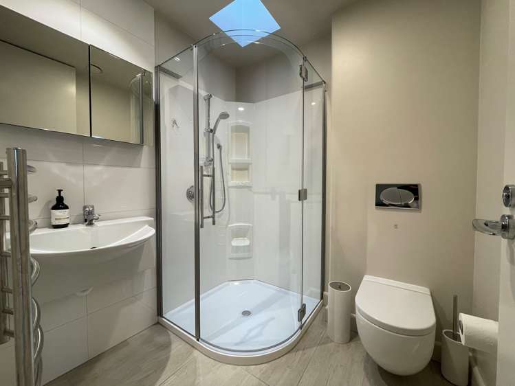 6/9 Bisley Avenue Moana_9