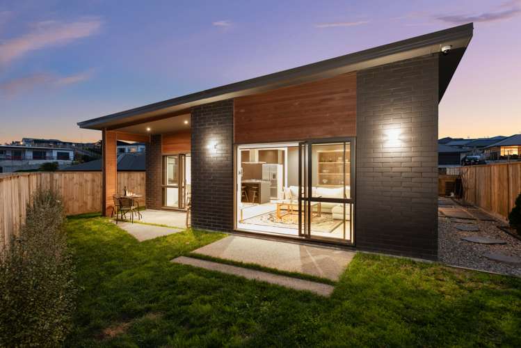 24 Puhirake Crescent Pyes Pa_13