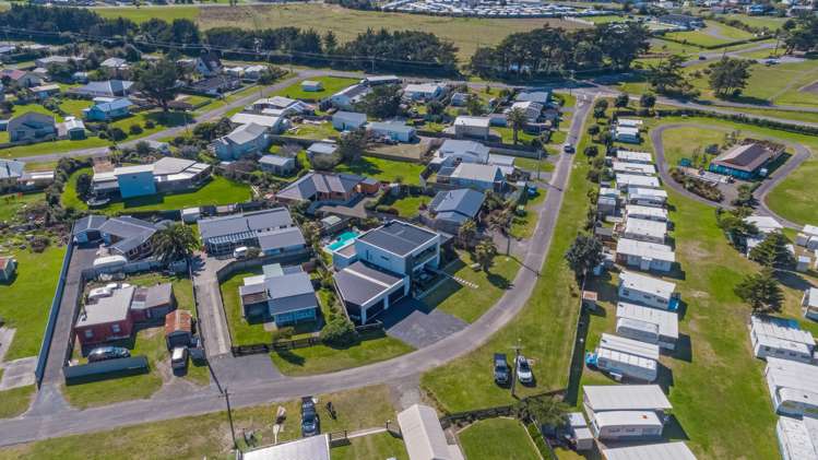 11 Barber Street Foxton Beach_33