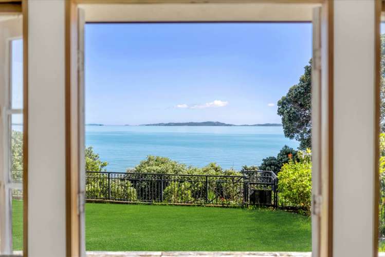 11 Hawke Crescent Beachlands_7