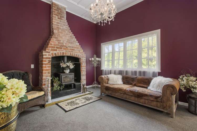 8 Banks Lane Waikino_5