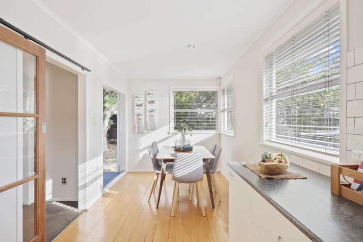 99 Beach Road Te Atatu Peninsula_10