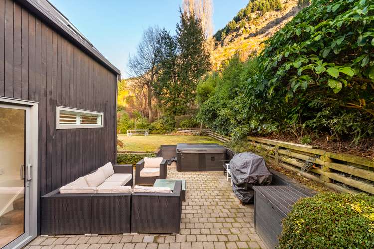 32 Evergreen Place Fernhill/Sunshine Bay_28