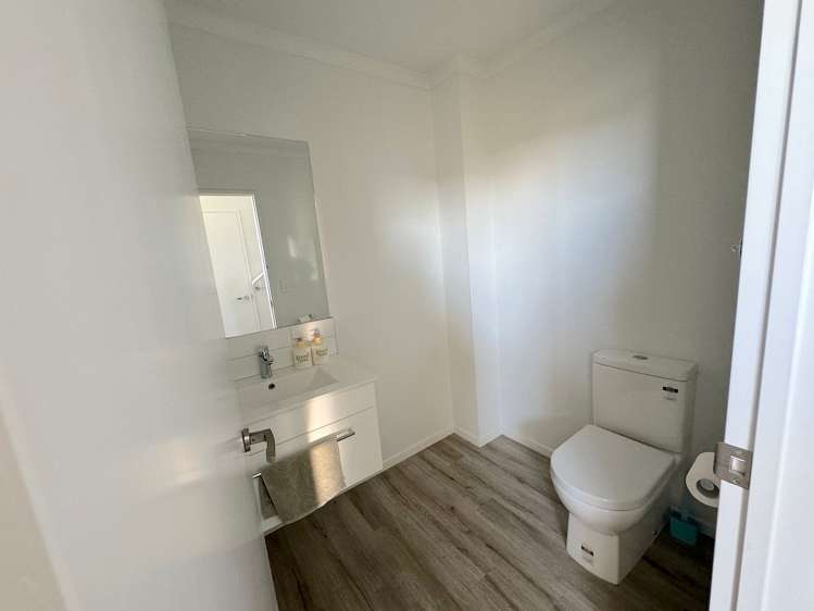 44 William Dawson Crescent Wigram_12