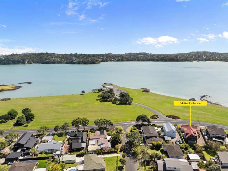 84 Kiwi Esplanade Mangere Bridge_21