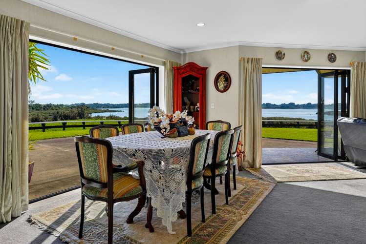 251, 256, 265 Glenbrook Beach Road Glenbrook_13