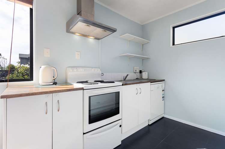 14A Church Road Pukete_6