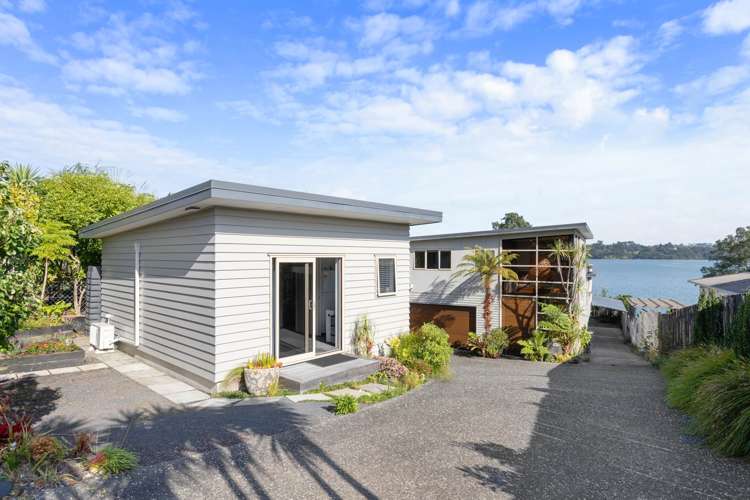 90 The Terrace Herald Island_36