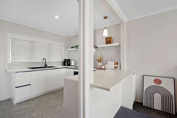 2/56A Taharoto Road Takapuna_10