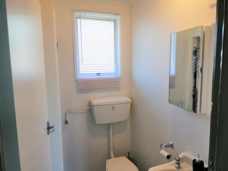 2/9 Birkenhead Crescent Flaxmere_6