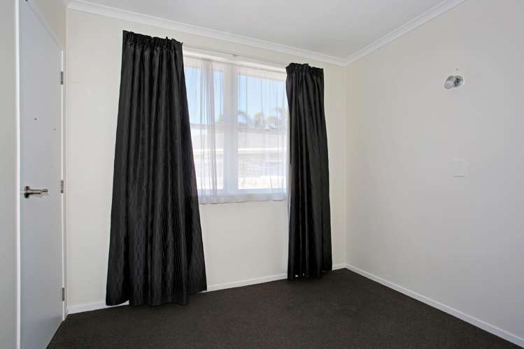 1/1 Cooper Place Papakura_7