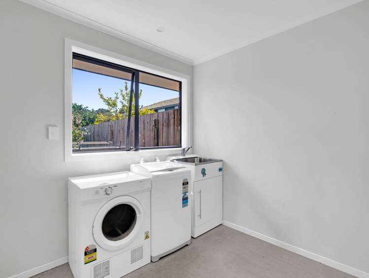 2/54 Helena Road Hillcrest_13