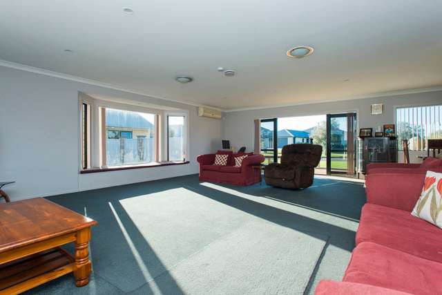 17 Pohutukawa Grove Lytton West_4