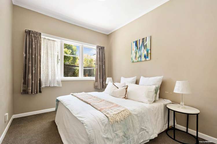 2 Locke Avenue Hillsborough_11