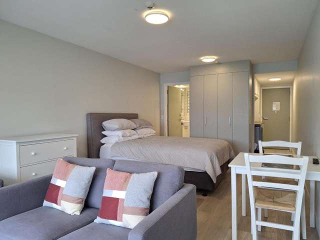 20A/370 Oriental Parade 1322_1