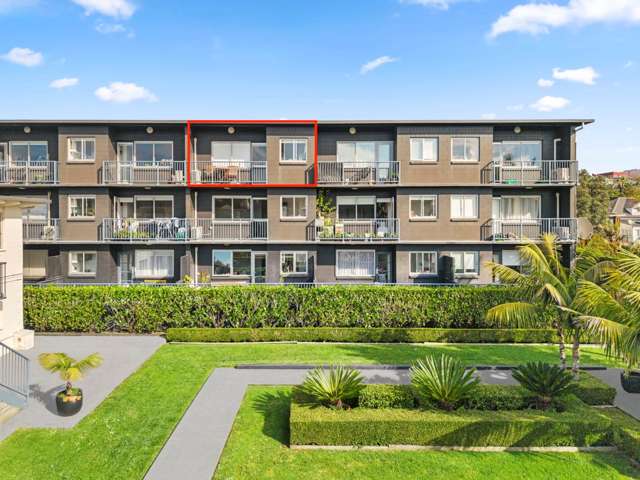 Secure, Sunny City-Fringe Living in Kingsland.