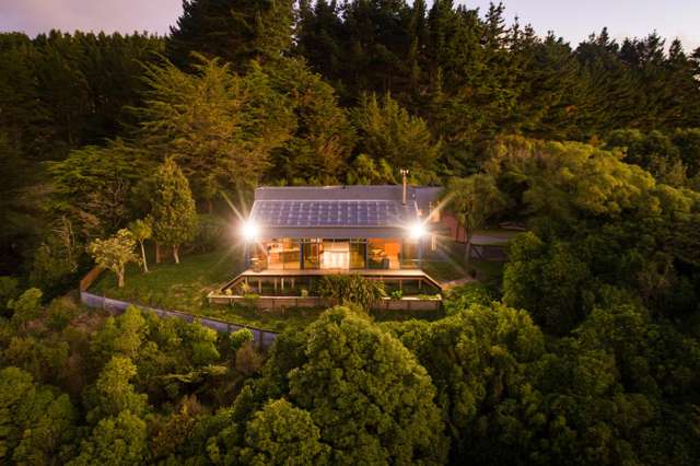 Tranquil Living with Unbelievable Views!