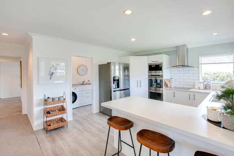 2 Fern Grove Taradale_12