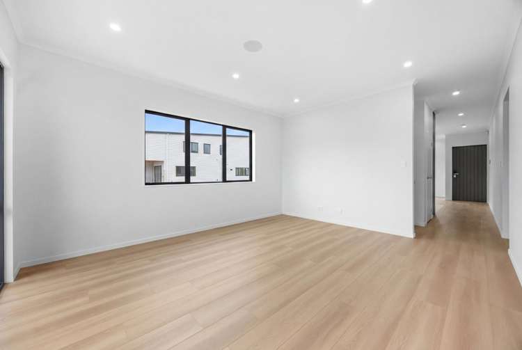 115 Otuwairoa Esplanade Opaheke_9