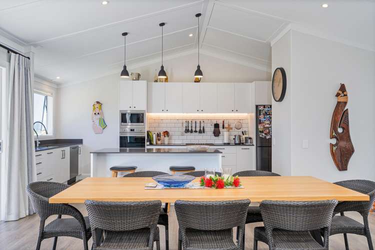 112 Ocean Close Matarangi_9